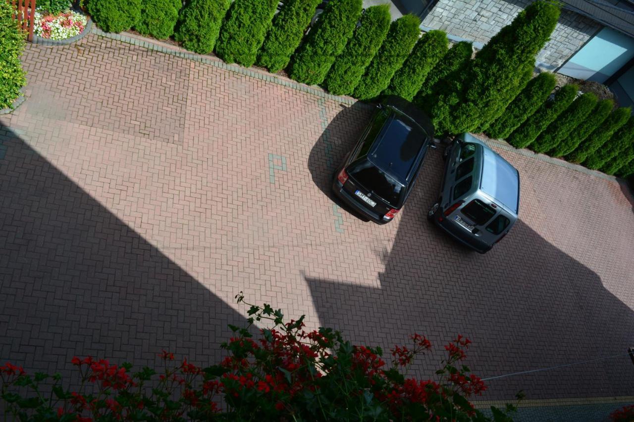 Dw Basia Pokoje I Apartament Bialka Tatrzanska Exterior foto